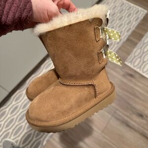 UGG Chestnut Suede Kids Boots with Cream Ribbon Bows